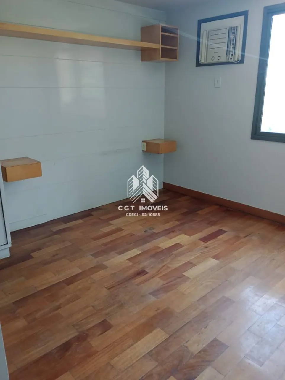 4-bedroom apartment with built-in wardrobes — photo 15