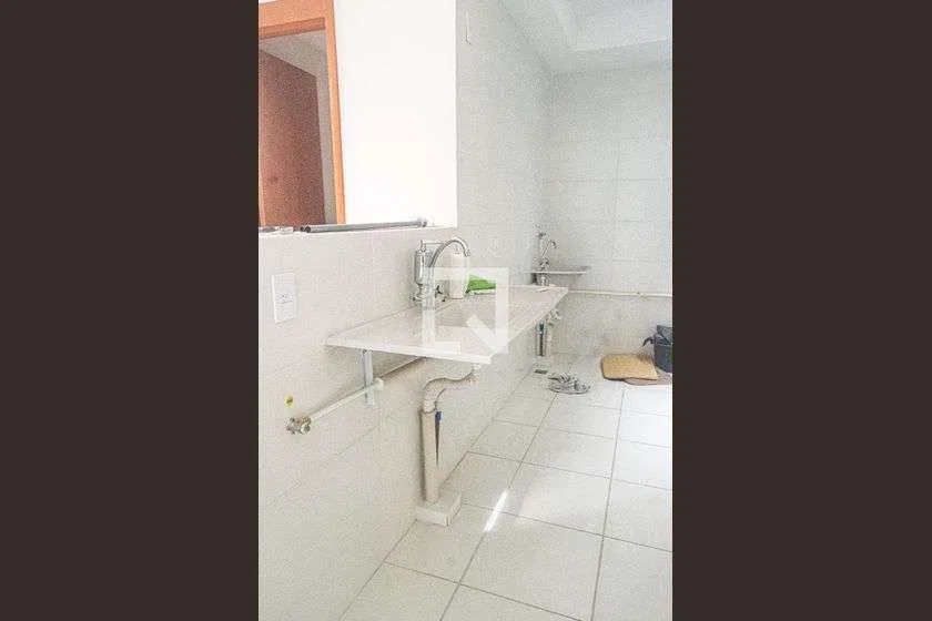 Apartamento de 2 dormitorios con cocina cerrada y cocina a gas — photo 22