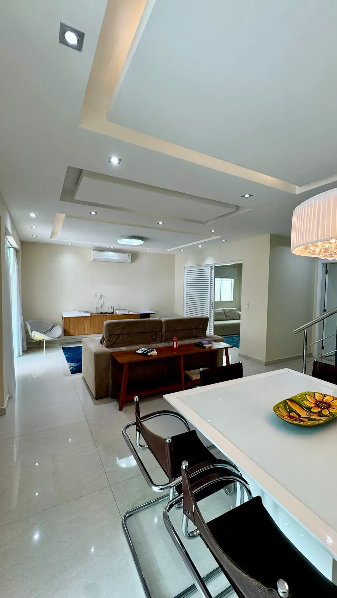 House with 5 bedrooms and a built-in balcony grill — photo 24