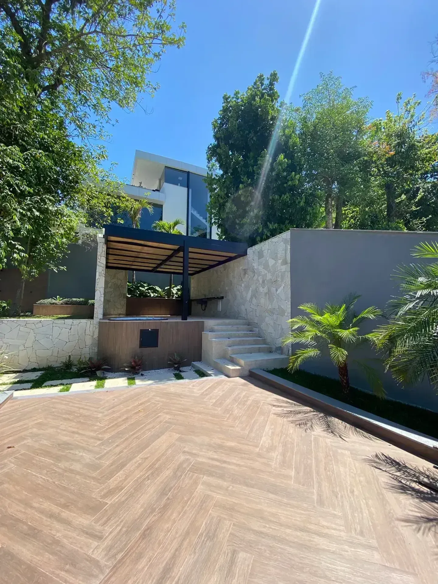 Unfurnished house with 5 bedrooms and 5 bathrooms — photo 41