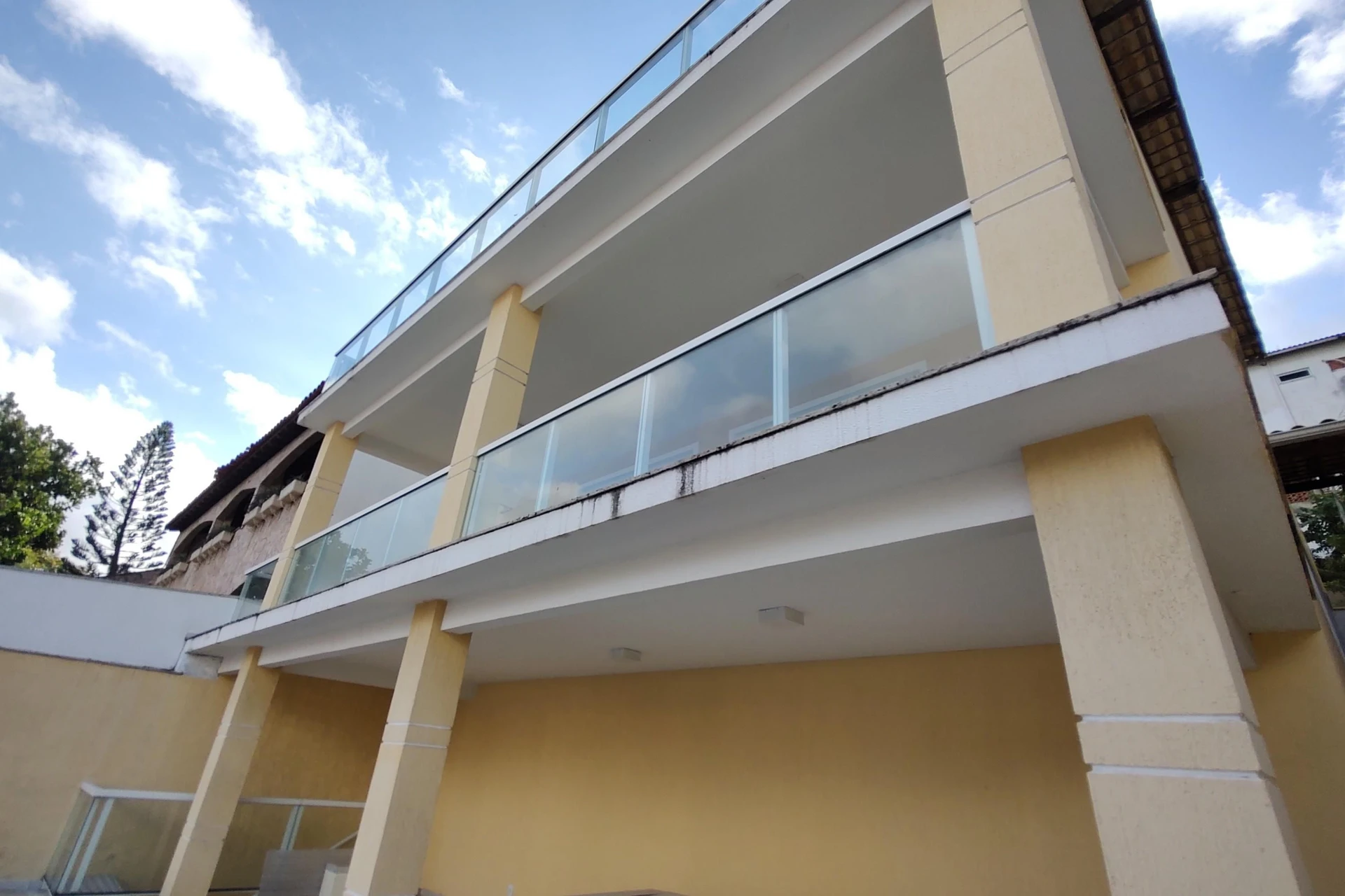 Vista a la montaña y 5 dormitorios: casa de 900 m² — photo 48