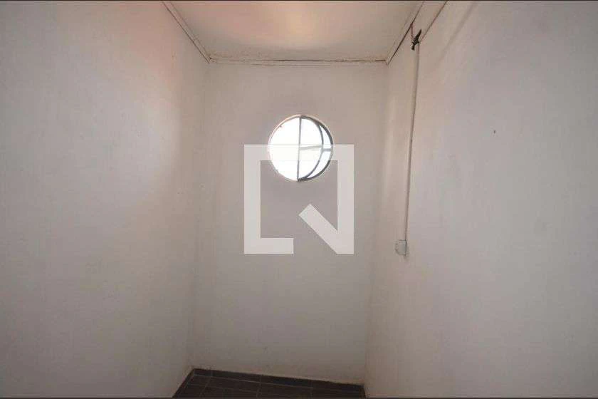1-bedroom apartment with an electric shower — photo 11