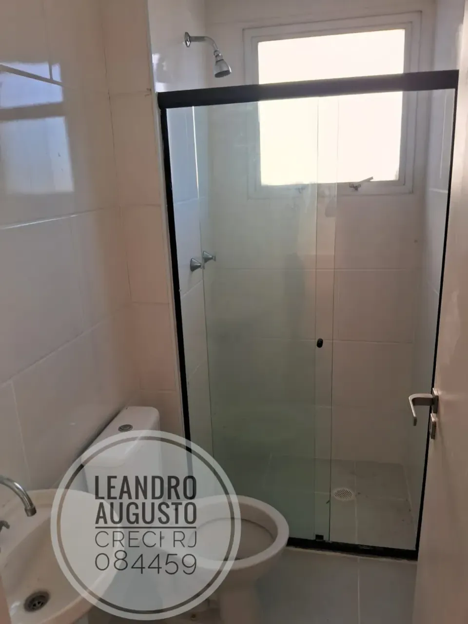 2-bedroom apartment with 1 bathroom and no parking