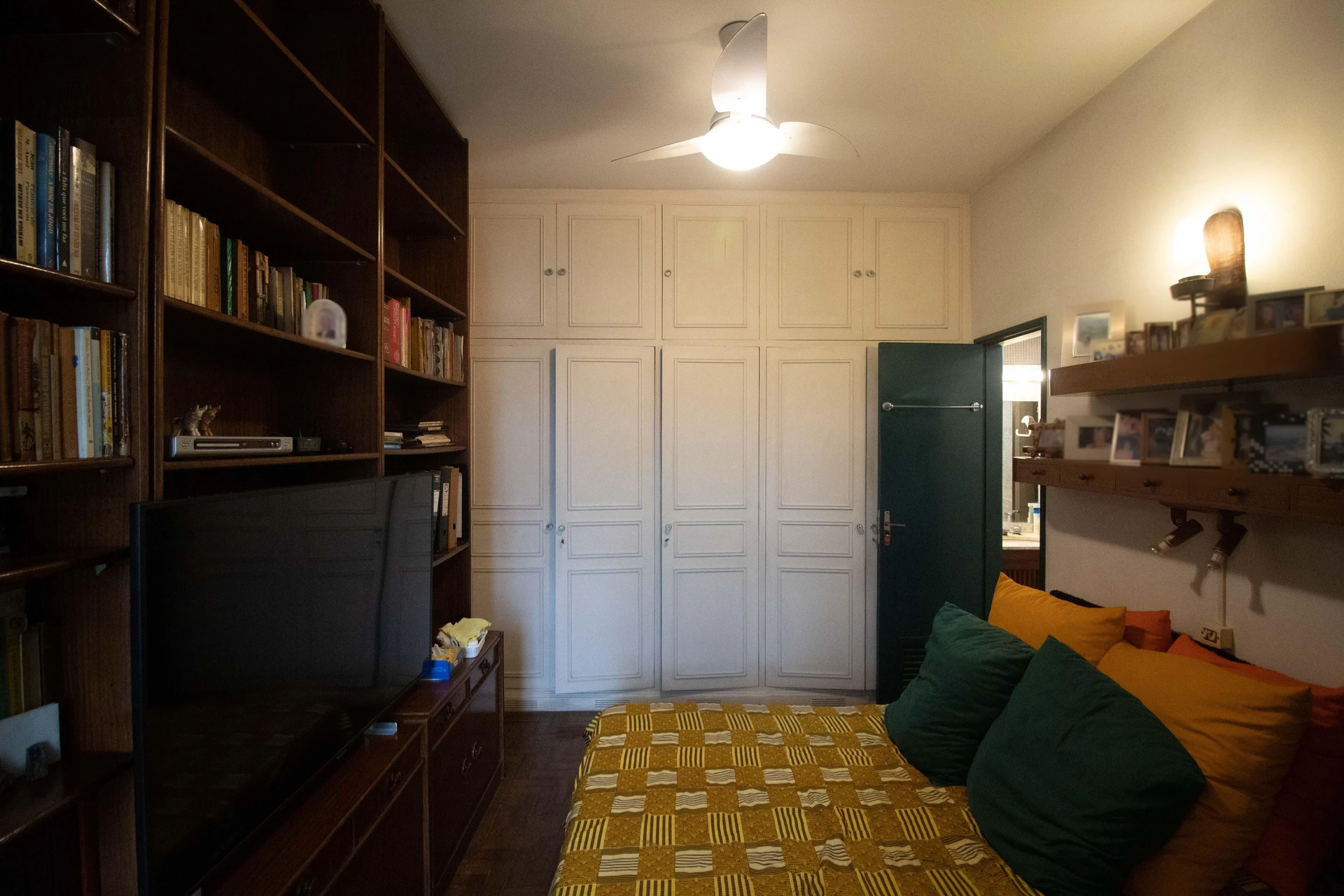 3-bedroom apartment with a water view in Rio de Janeiro — photo 3