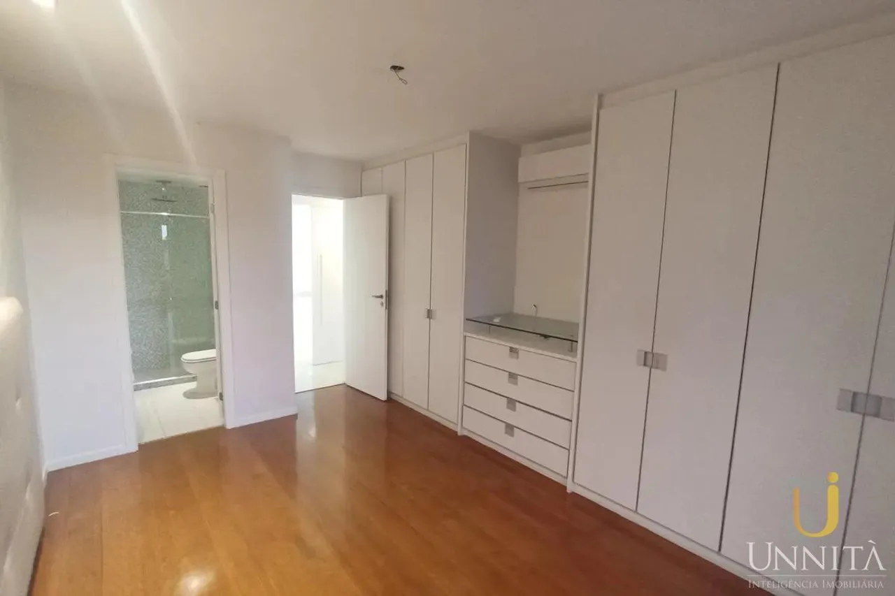 Unfurnished apartment with 3 bedrooms and 3 bathrooms — photo 8