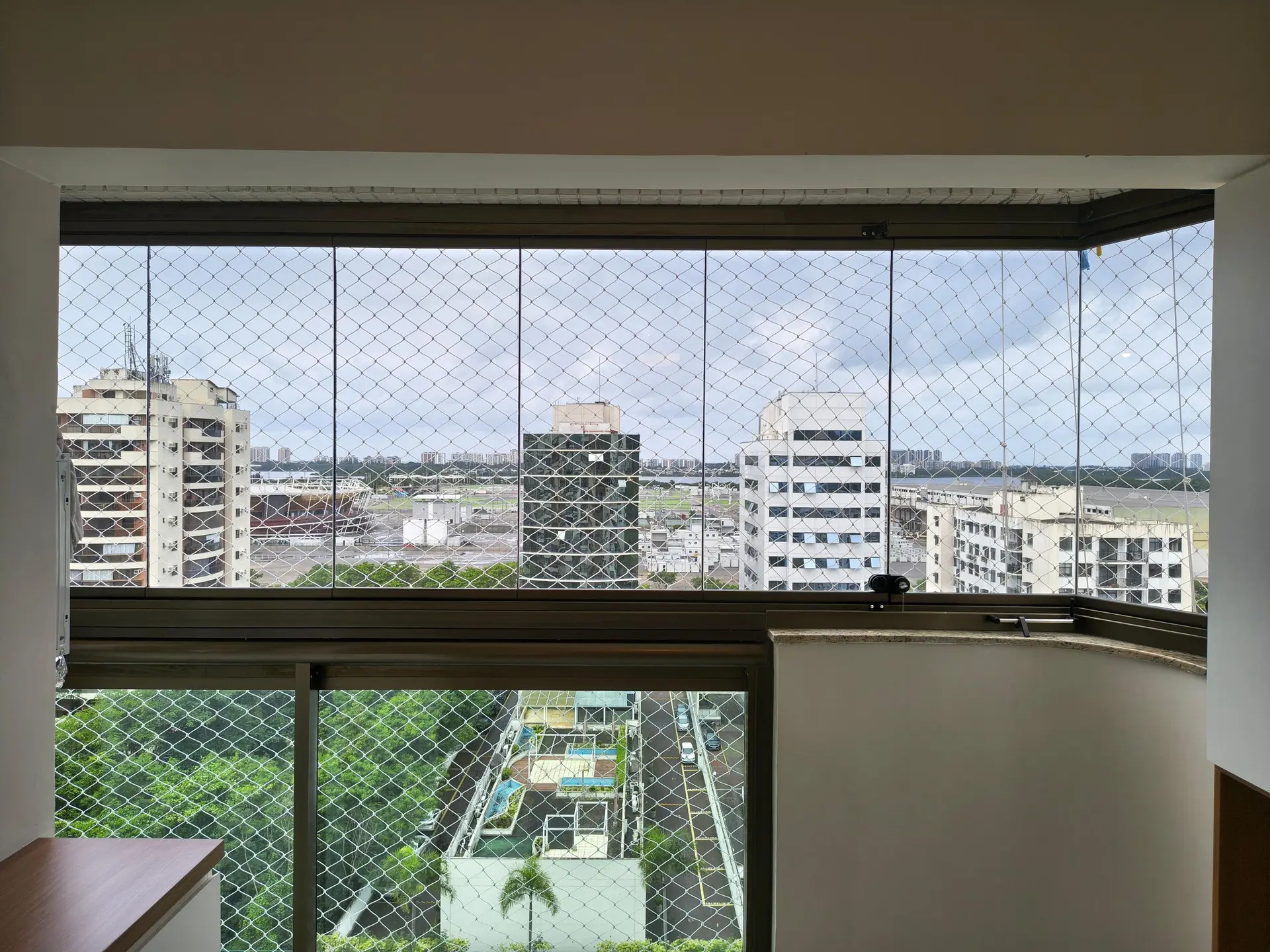 Floor-to-ceiling windows in a 3-bedroom apartment, 140 m² — photo 23