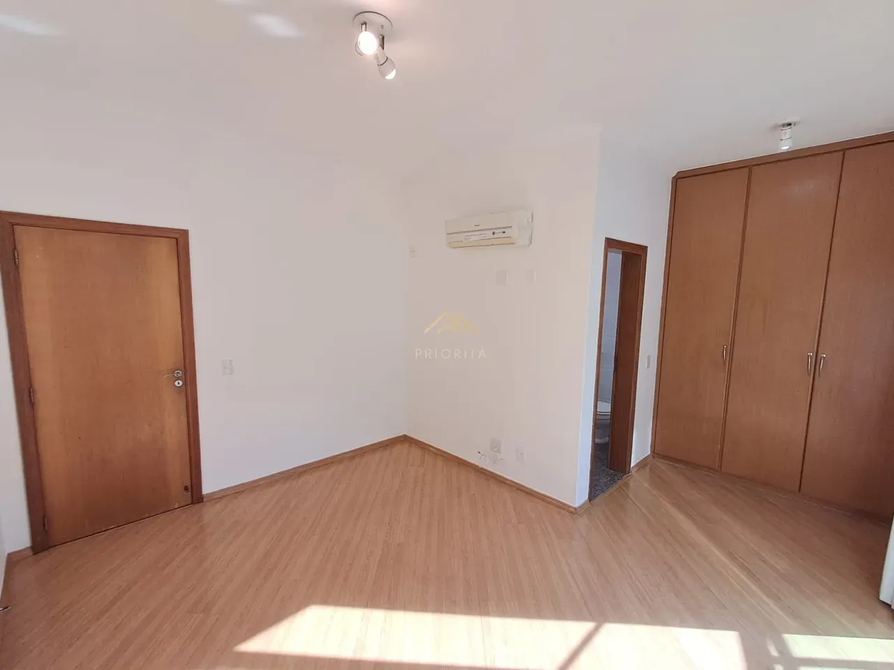 Casa em condomínio fechado com 6 quartos e 13 banheiros — photo 34