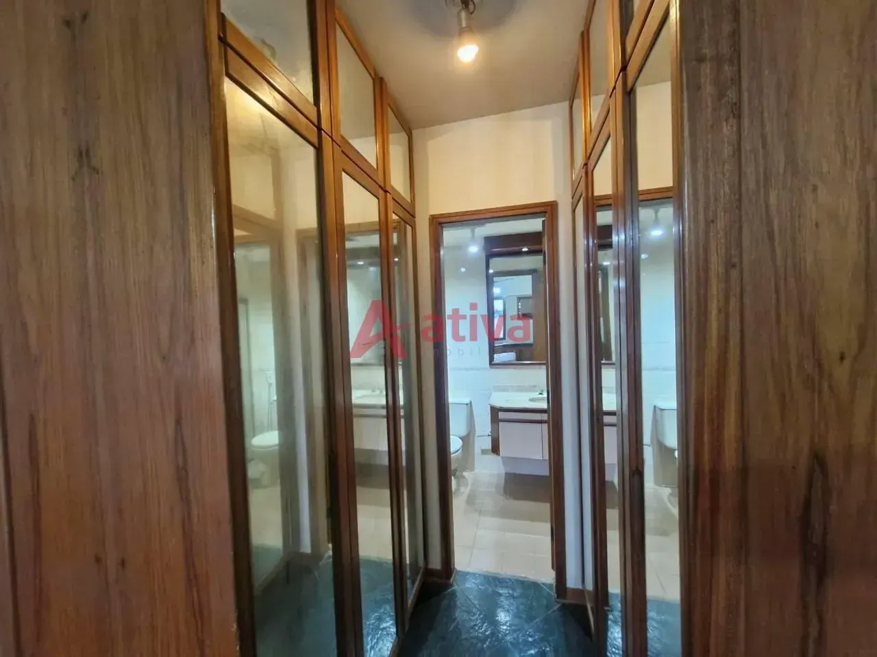 Furnished 2-bedroom apartment with a balcony — photo 8