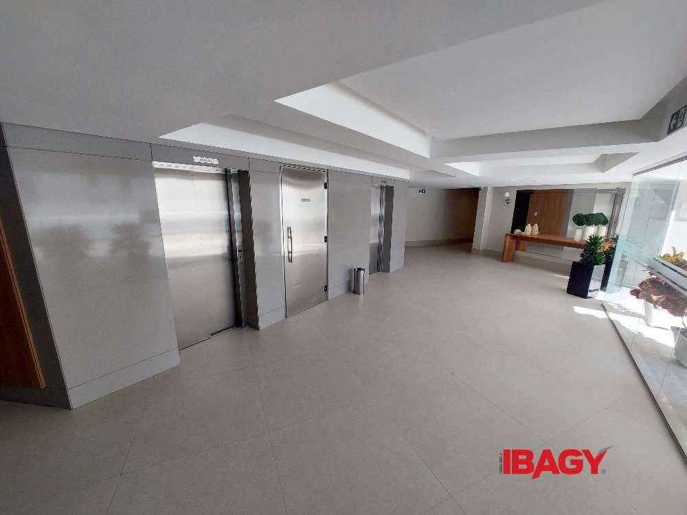 3-bedroom apartment with 2 parking spaces and 140 m² — photo 3