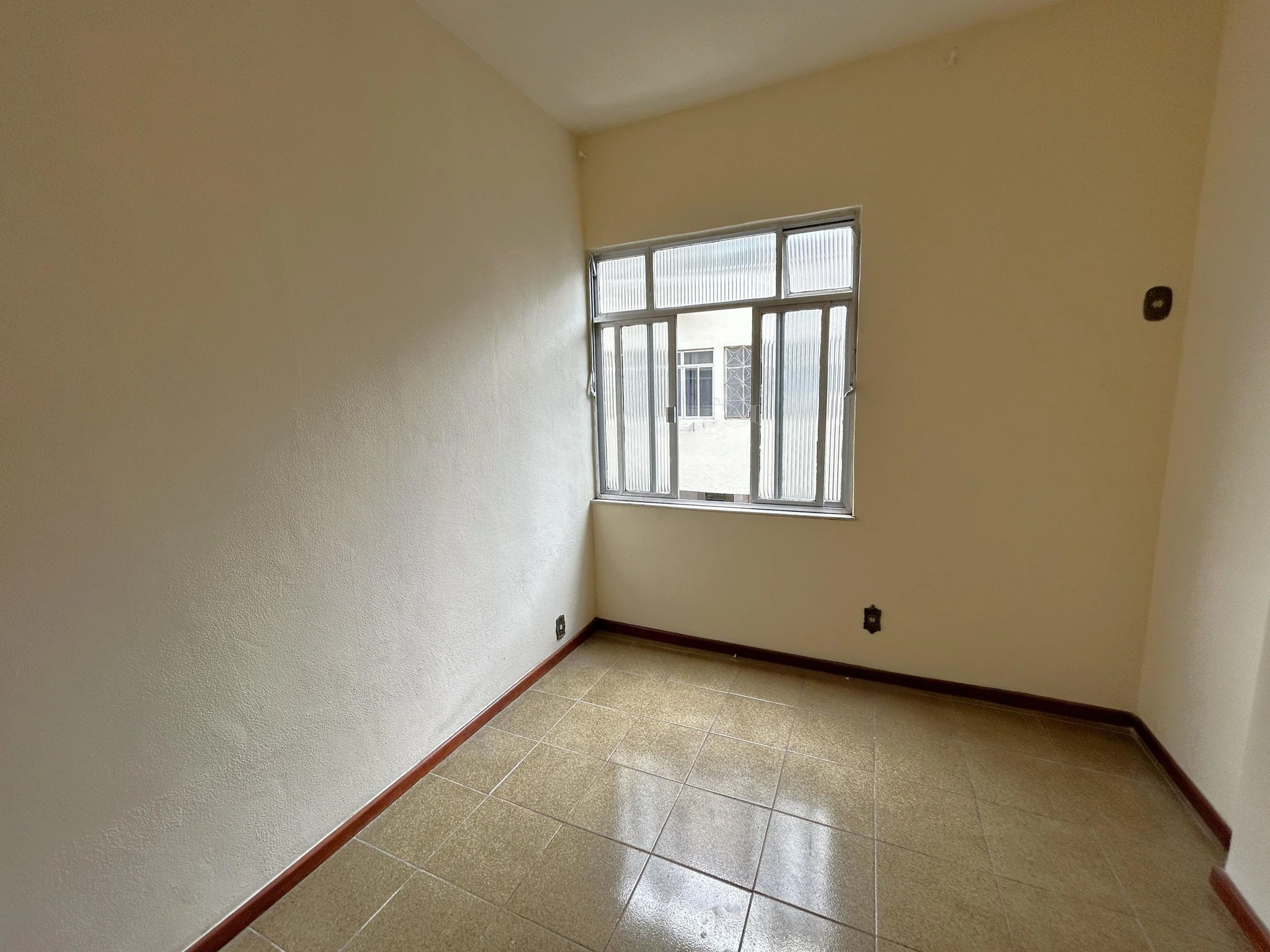 Unfurnished 1-bedroom apartment with 1 parking space — photo 14