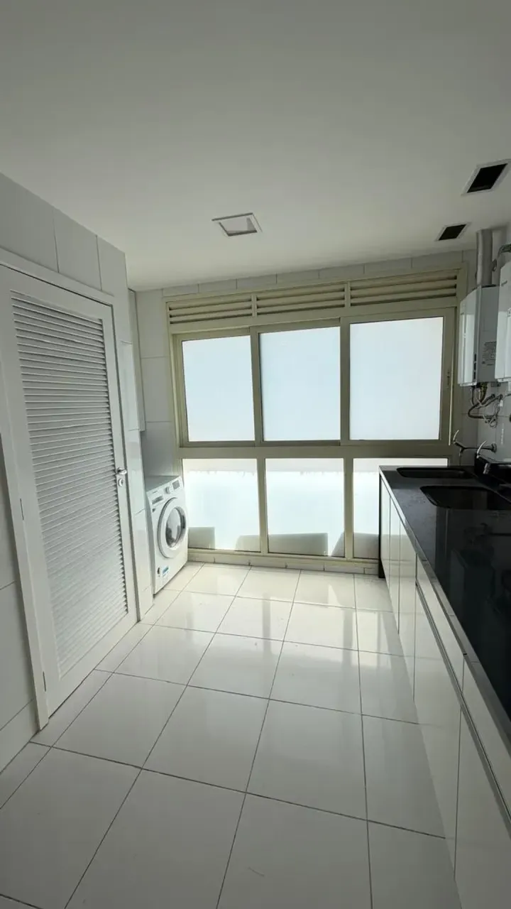 Furnished apartment with 5 bedrooms and open-plan kitchen — photo 16