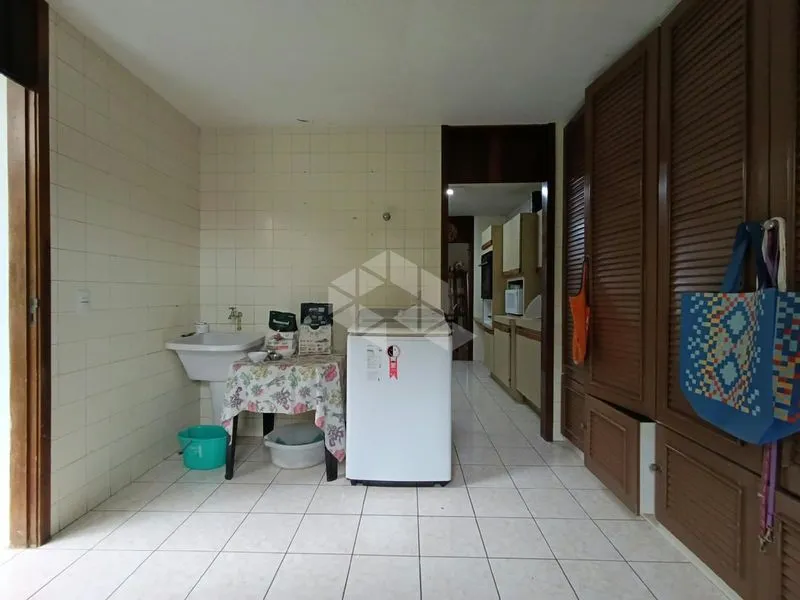 House, 600 m², with a bathtub — photo 27