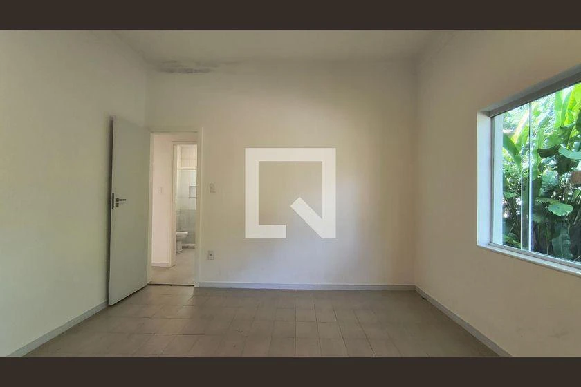 Casa com 3 quartos e 1230 m², pisos em cerâmica — photo 28