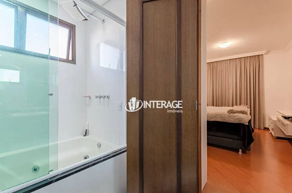 249 m² apartment with 3 bedrooms and 3 bathrooms — photo 14