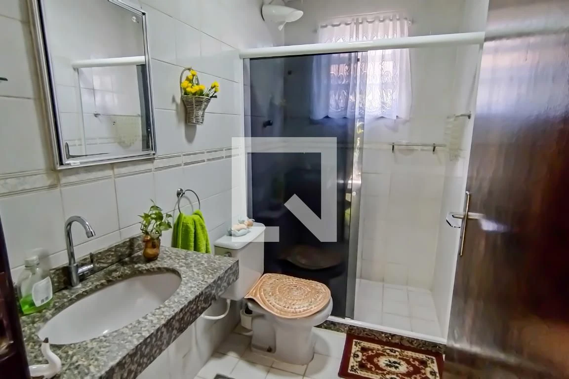 Furnished house with 4 bedrooms and private garden — photo 24