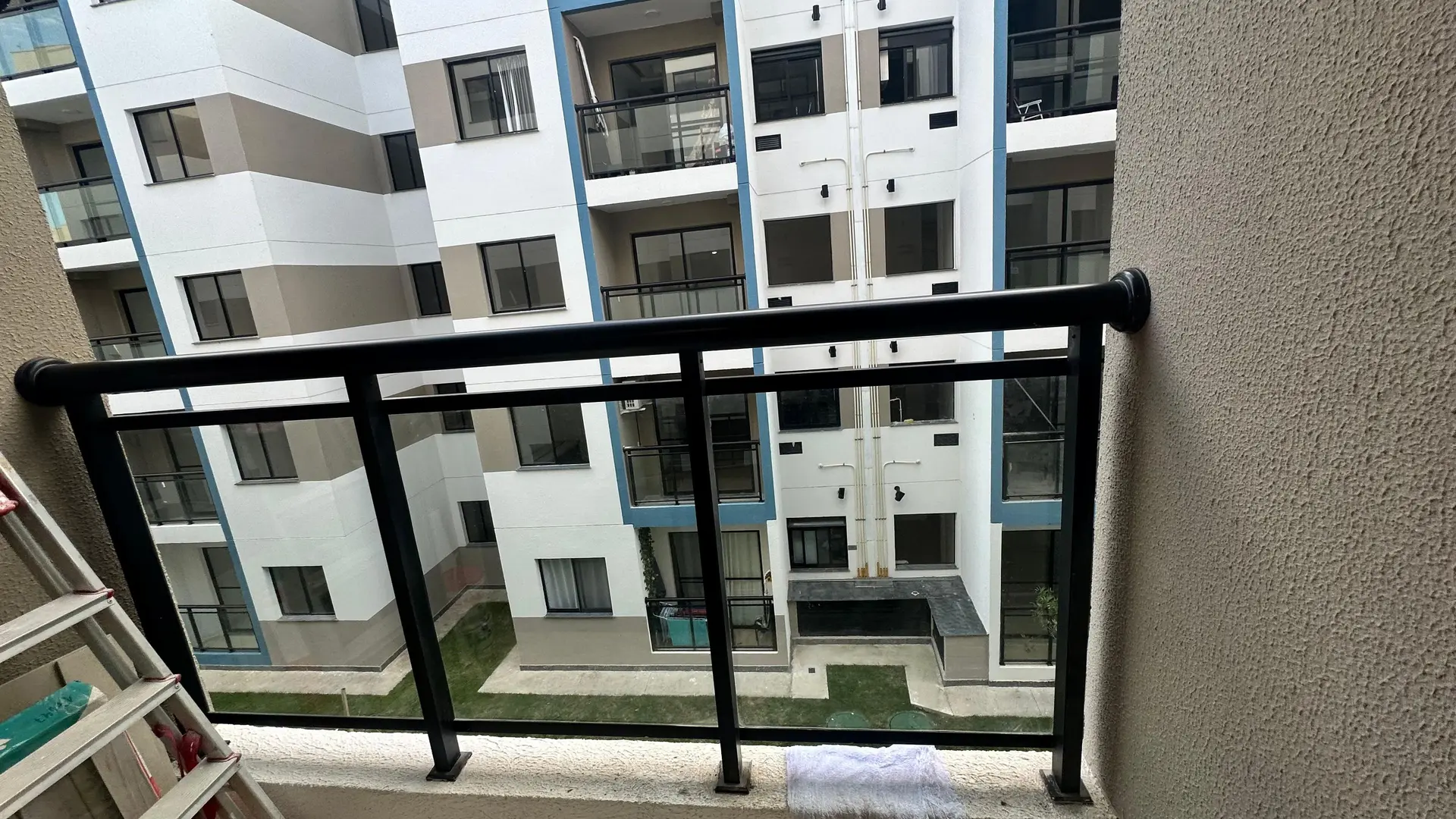 2-bedroom apartment in a building with a gym — photo 24