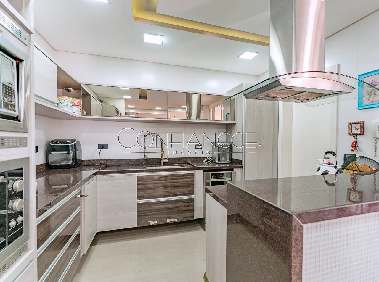 House for rent with 4 en-suite bedrooms, 314 m² — photo 8