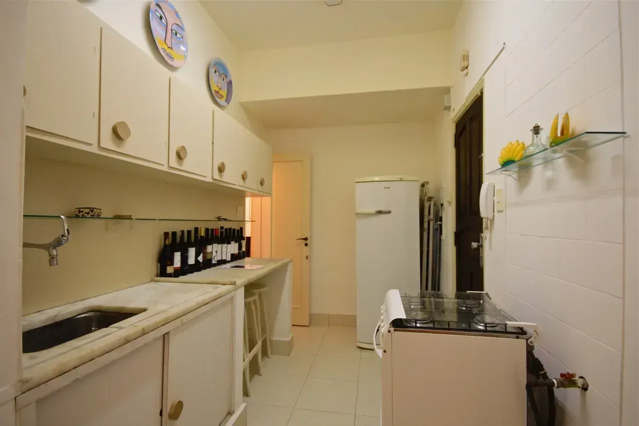 Furnished 2-bedroom apartment with 2 bathrooms — photo 22