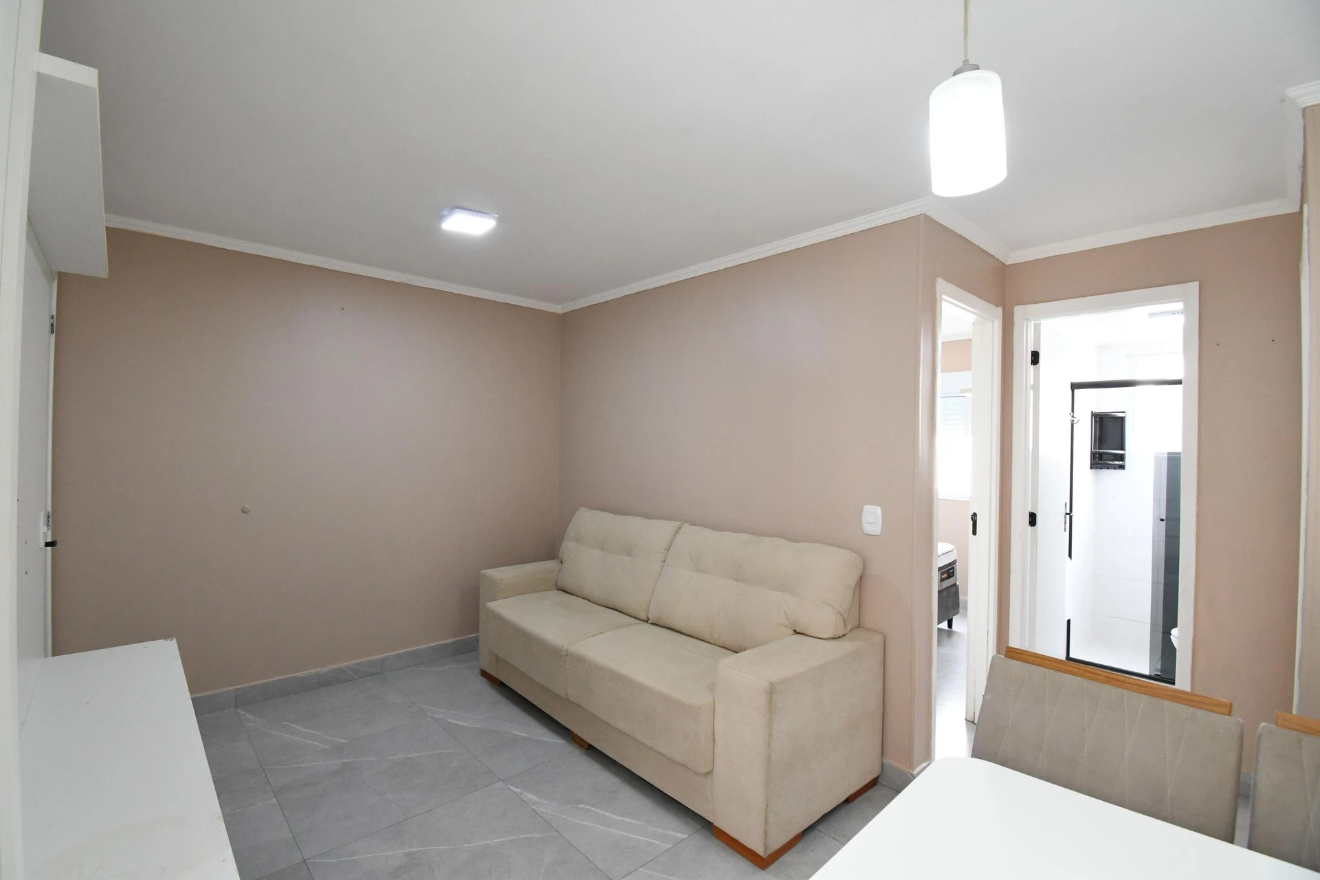 2-bedroom apartment in a building with a gym — photo 12