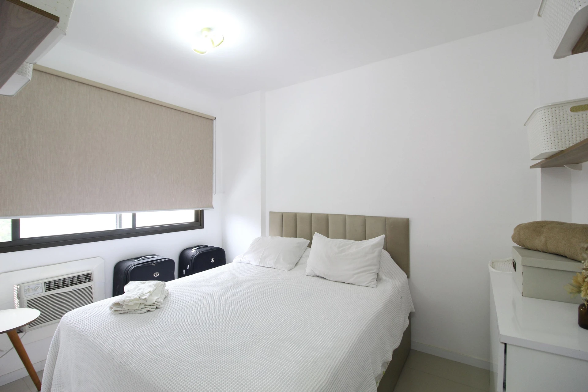 2-bedroom apartment with a glass-enclosed balcony — photo 18