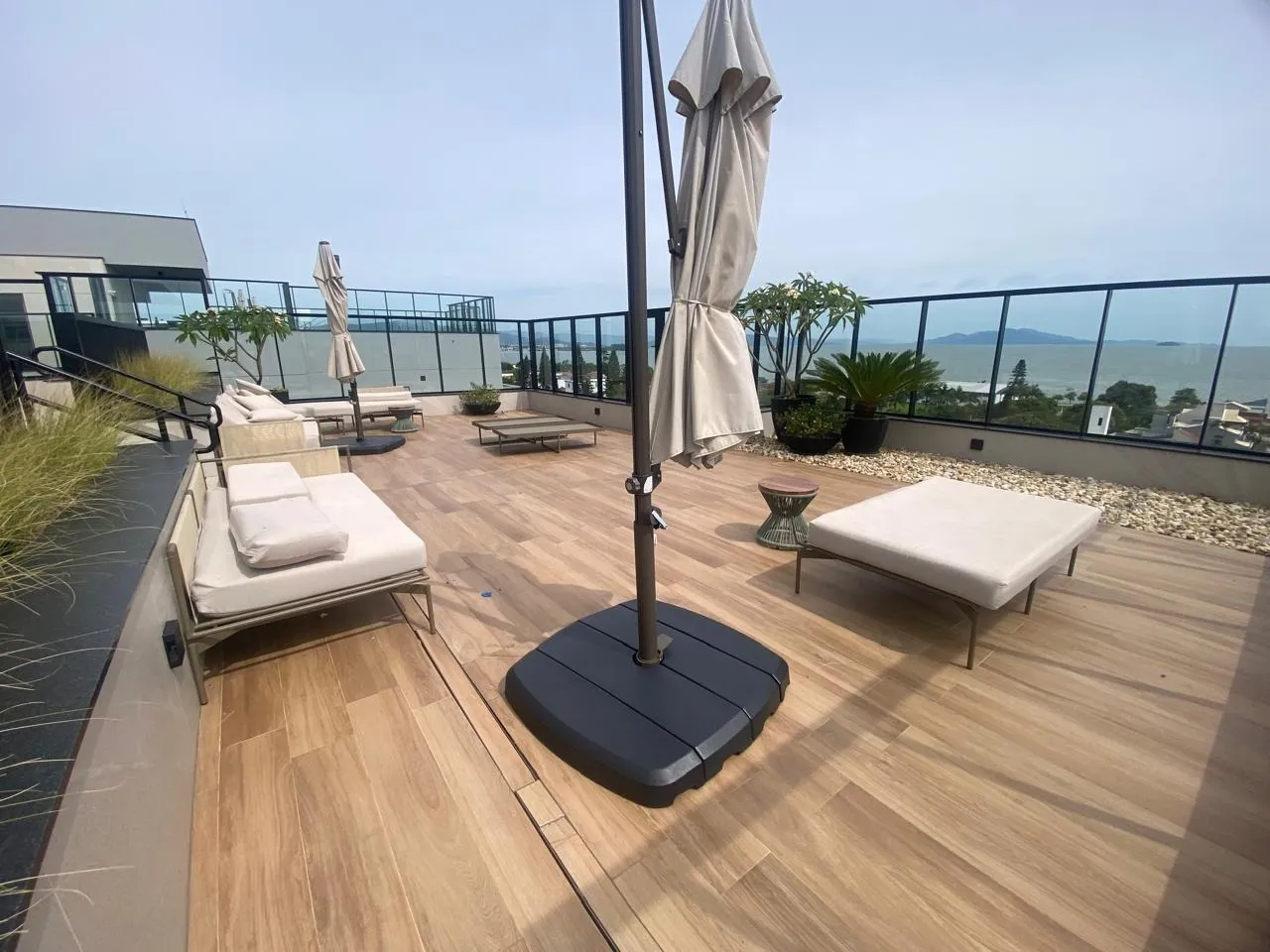 Estudio amueblado de 56 m² con 1 dormitorio y plaza cubierta — photo 28