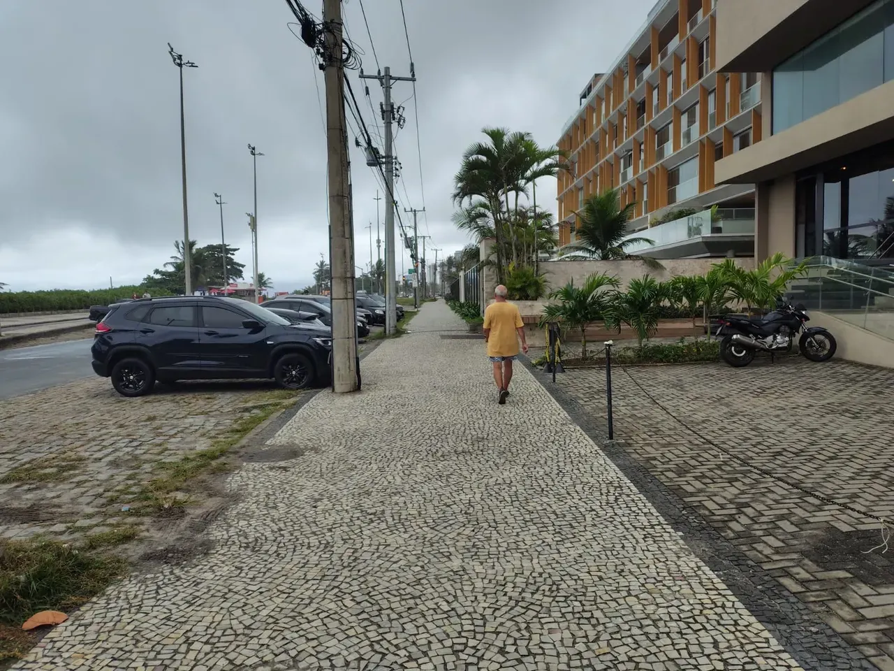 Apartamento com 3 quartos e varanda, pisos de cerâmica — photo 7