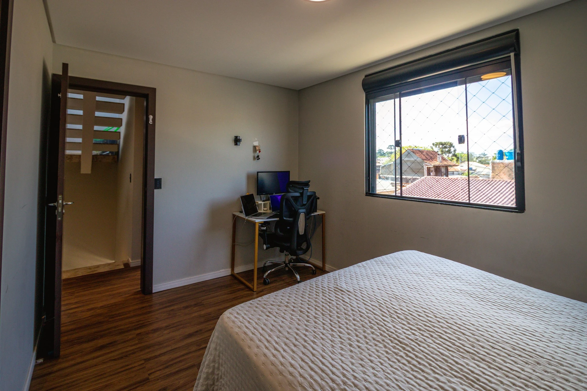 125 m² house with a dishwasher and a walk-in closet — photo 11