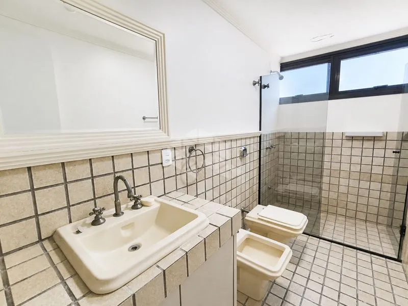 Departamento de 4 dormitorios con ventanales de piso a techo — photo 35