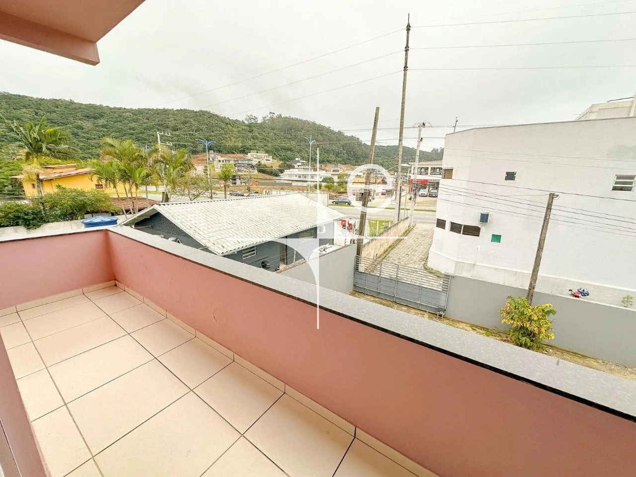Home office in a 2-bedroom house, 110 m² — photo 9