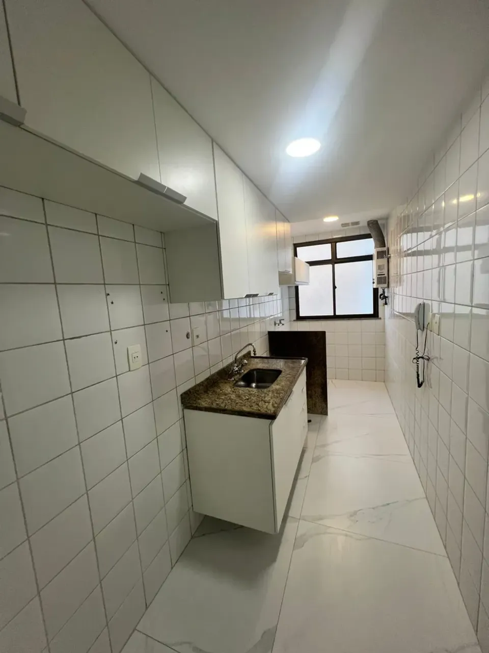 3-bedroom apartment with a separate closed kitchen and 2 baths — photo 2