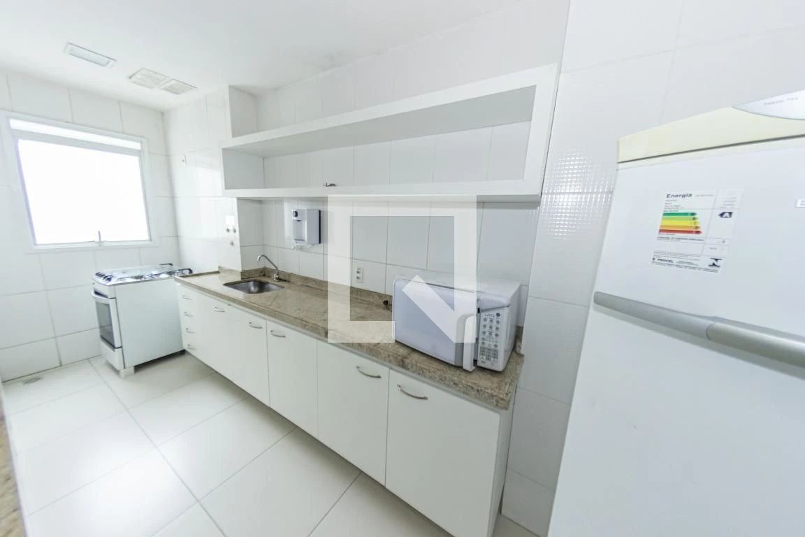 Furnished 2-bedroom apartment with 1 bath and parking — photo 38