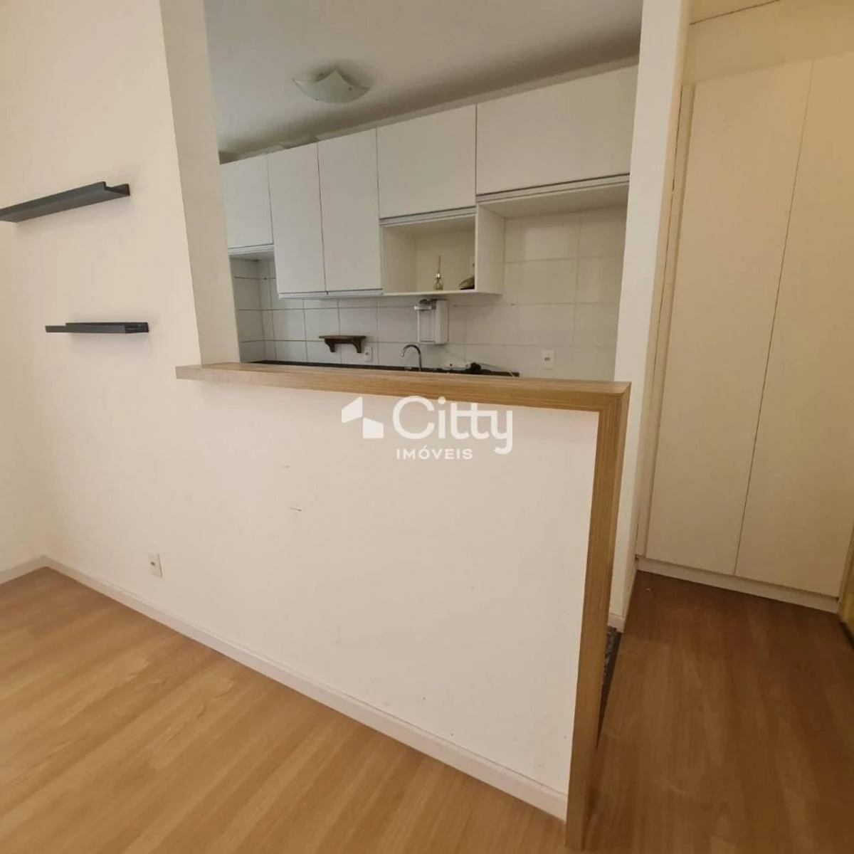 Apartment, 57 m², with wood or laminate floors — photo 10