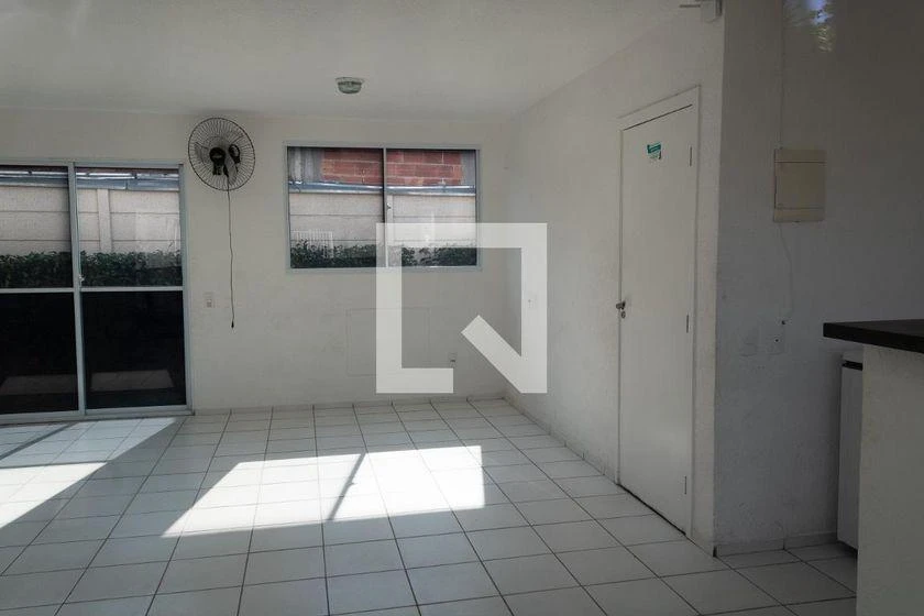 2-bedroom apartment in a building with a gym — photo 38
