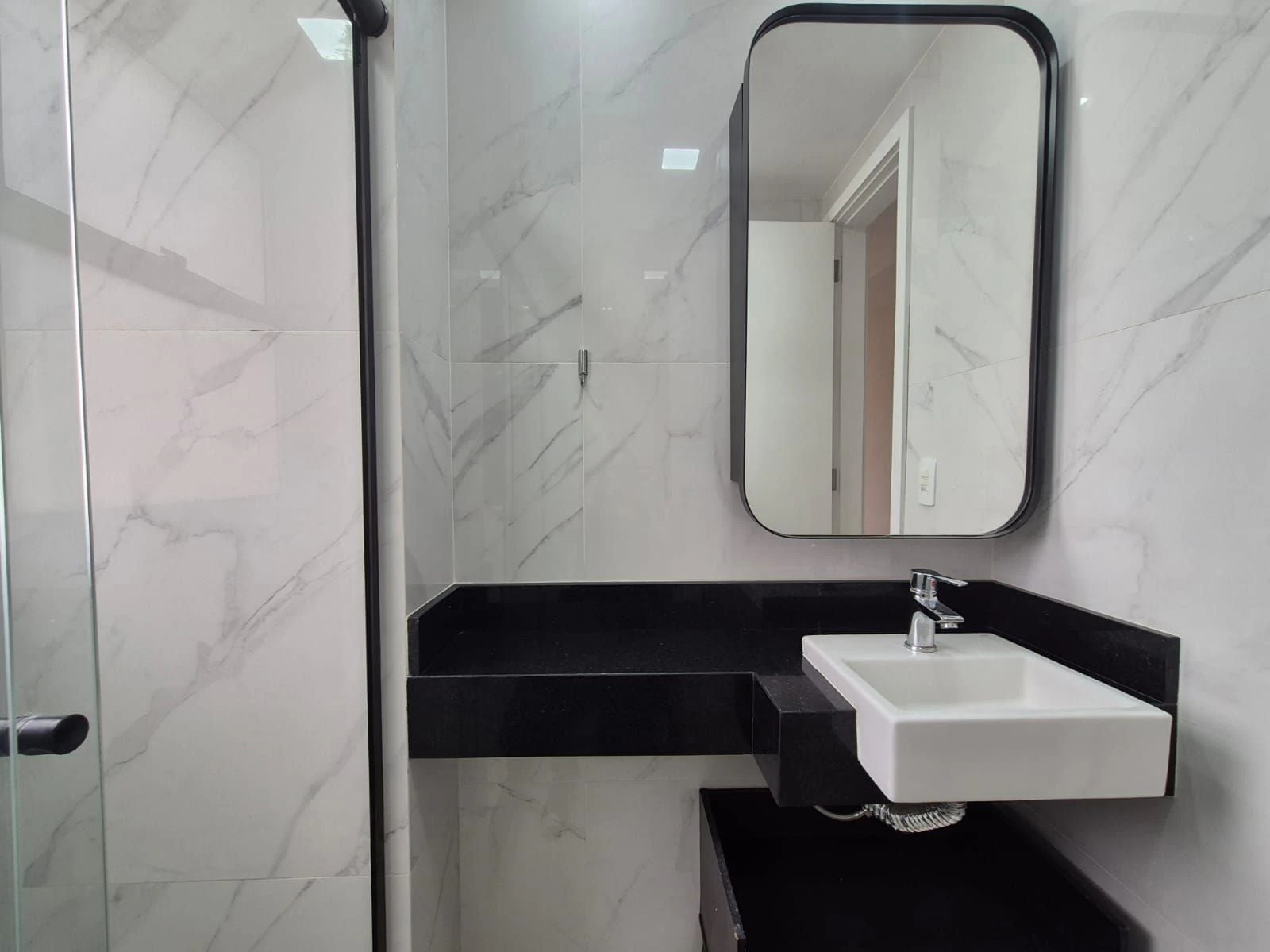 Квартира 74 м² з власним басейном та заскленим балконом — photo 10
