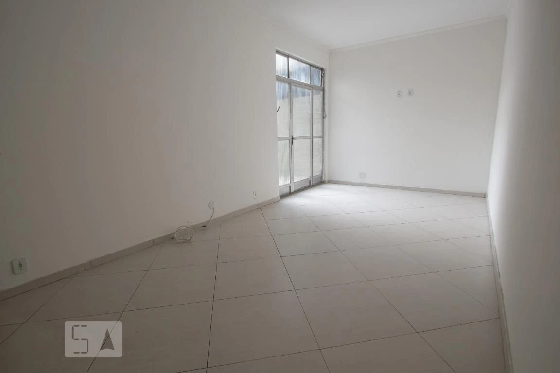3-bedroom apartment with private garden and 2 baths