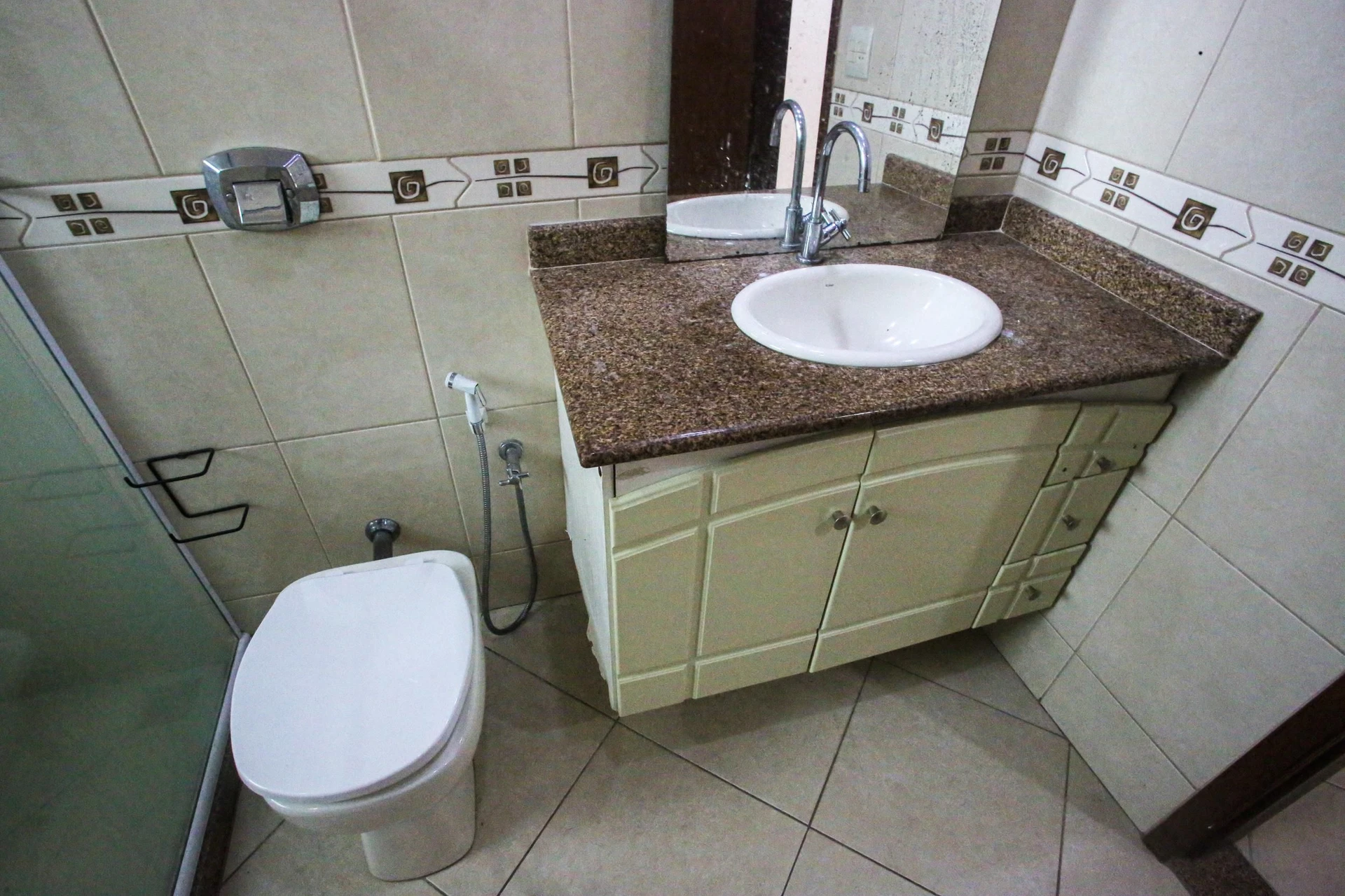 4-bedroom house with a bathtub in Rio de Janeiro — photo 27