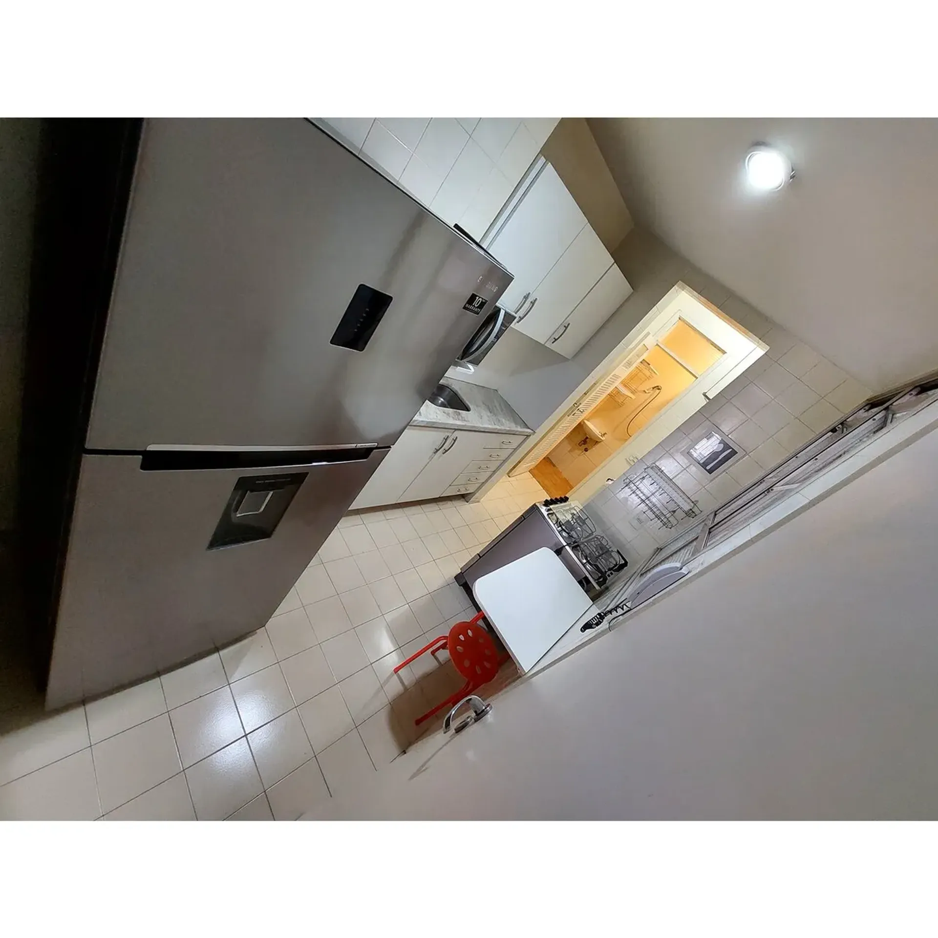 One-bedroom apartment with a washing machine — photo 2