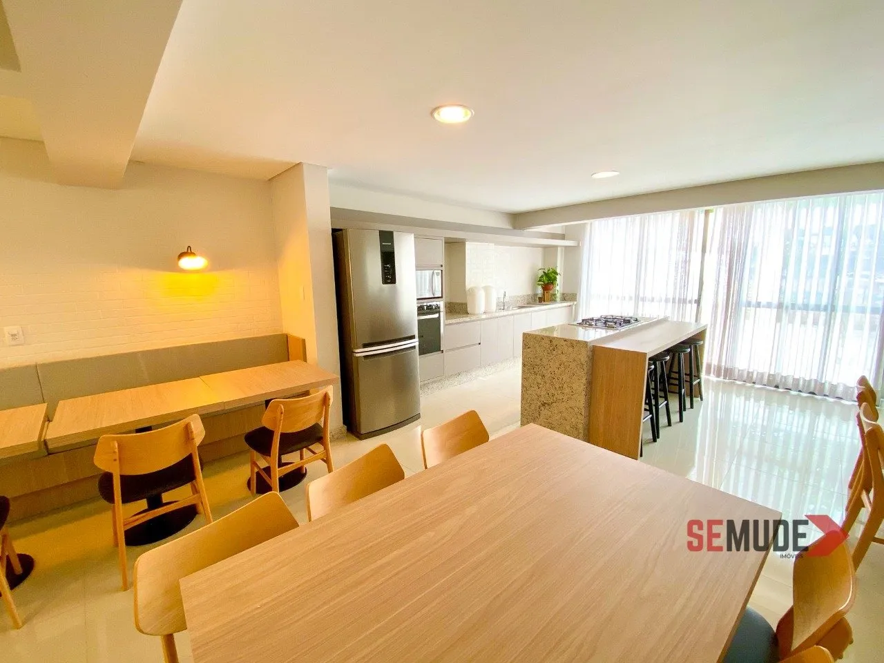 Balcony with a grill in a 2-bedroom apartment, 66 m² — photo 15