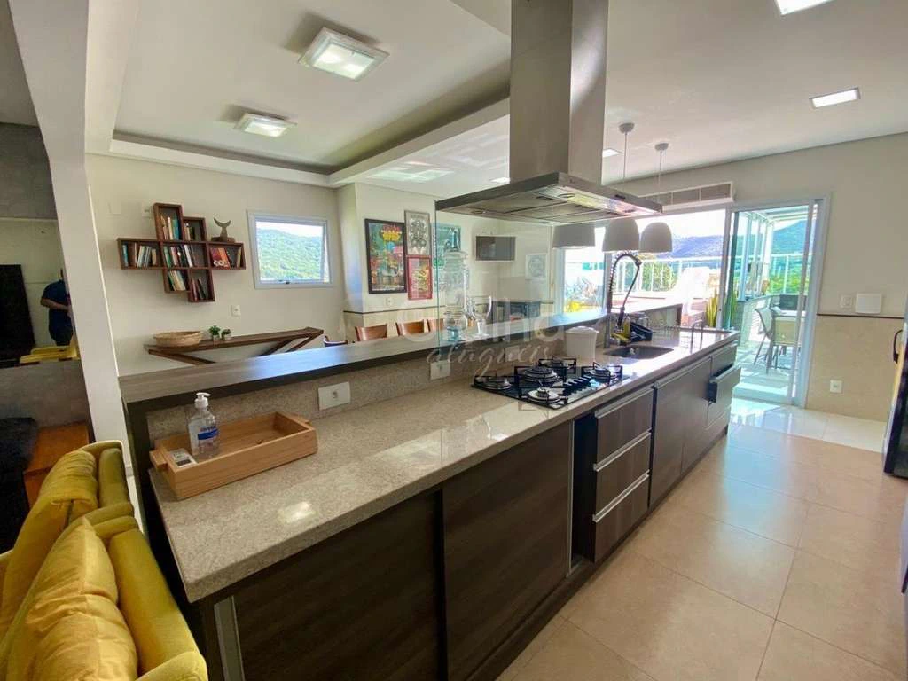 Невмебльована квартира 251 м² з 3 спальнями-сюїтами — photo 3
