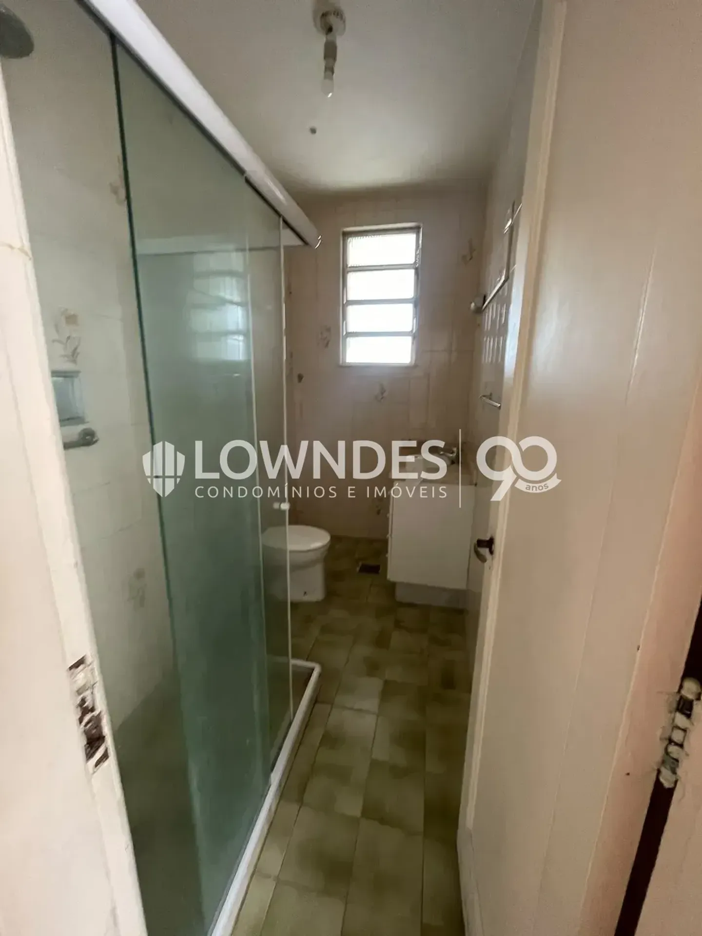 Walk-in closet in a 3-bedroom apartment, 84 m² — photo 9