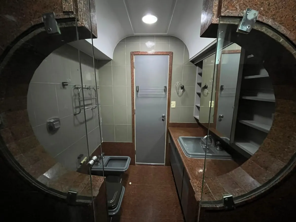 Панорамні вікна та 4 спальні: квартира 217 м² — photo 20