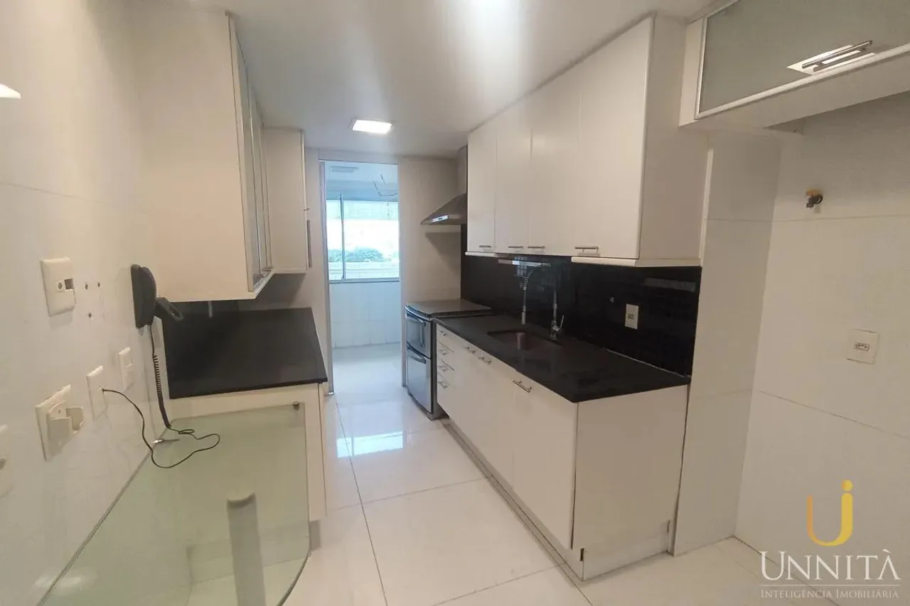Unfurnished apartment with 3 bedrooms and 3 bathrooms — photo 12