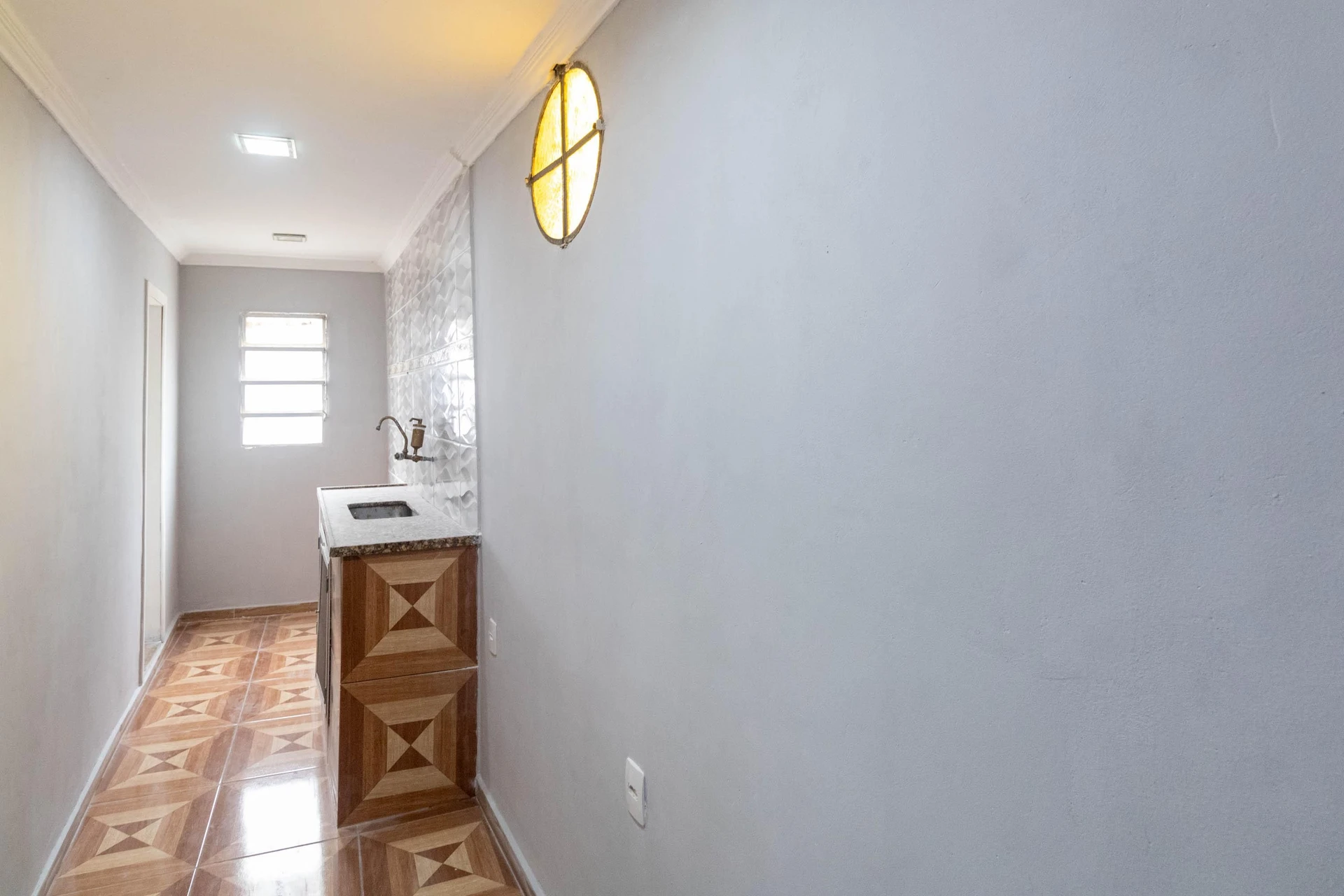 Unfurnished 1-bedroom house with laundry area