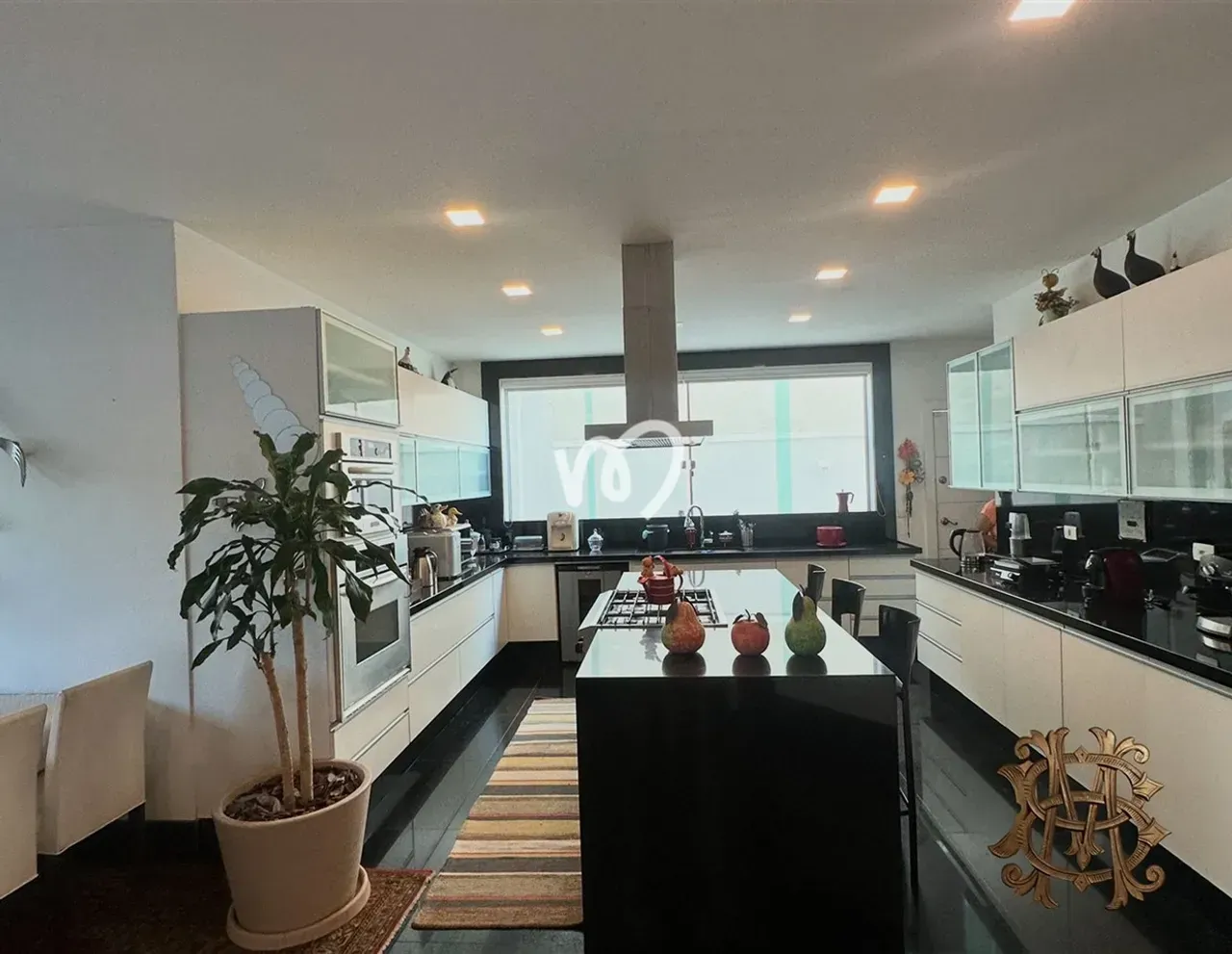 Furnished house with 5 bedrooms and open-plan kitchen — photo 8