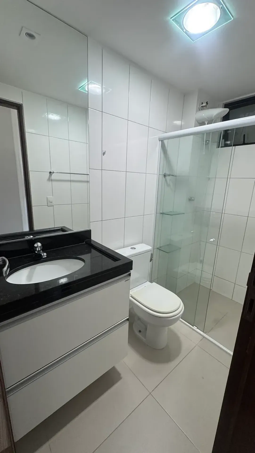 Apartment on the 18th floor with a washing machine — photo 2