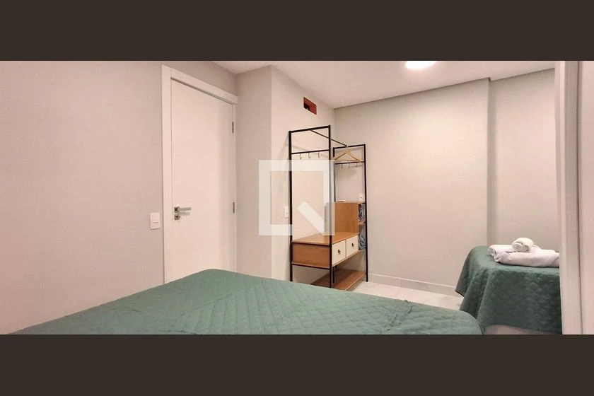 Furnished apartment with 1 en-suite and open-plan kitchen — photo 8