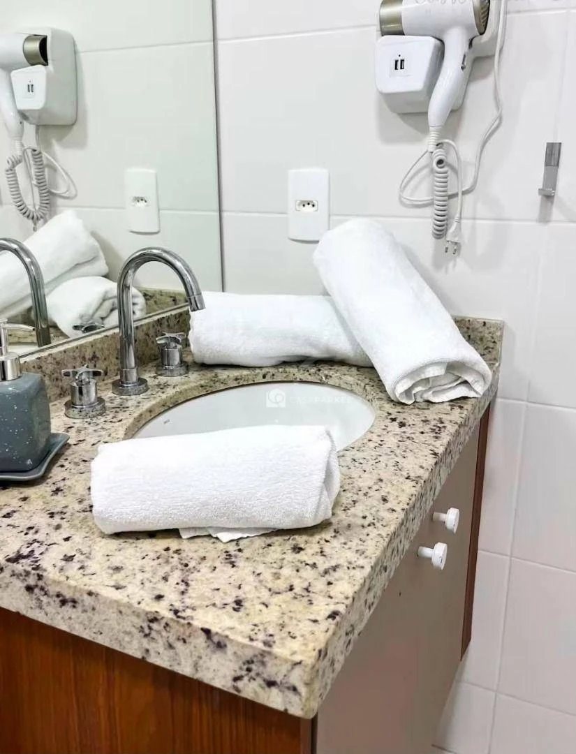 Furnished 1-bedroom apartment with balcony and 34 m² — photo 24