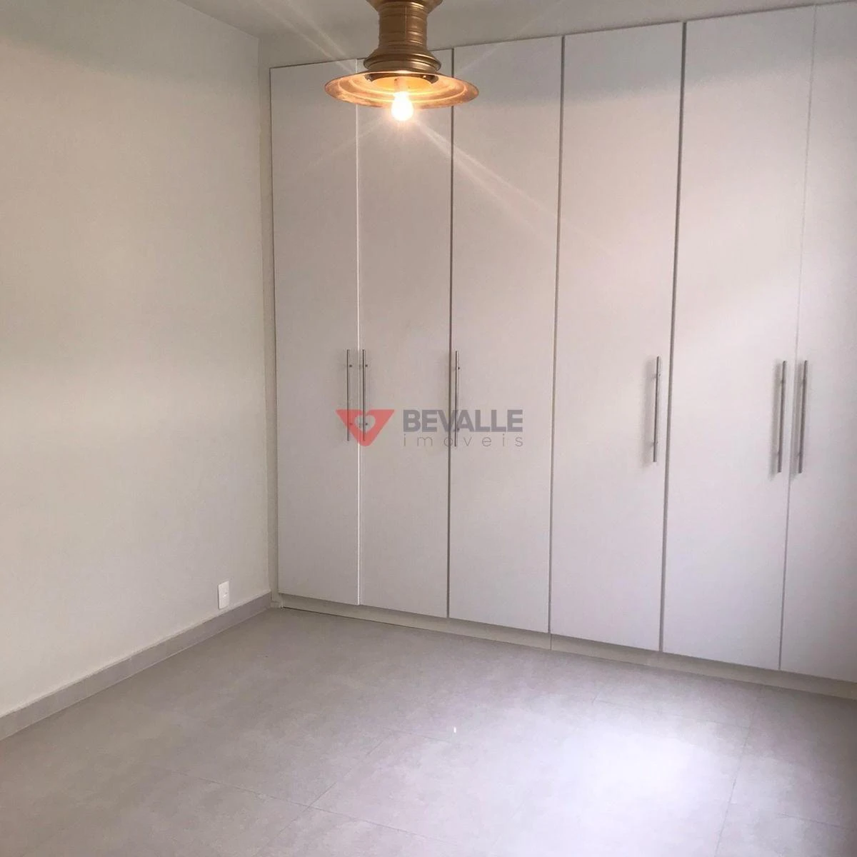 Rental house with 8 bedrooms and a balcony — photo 30