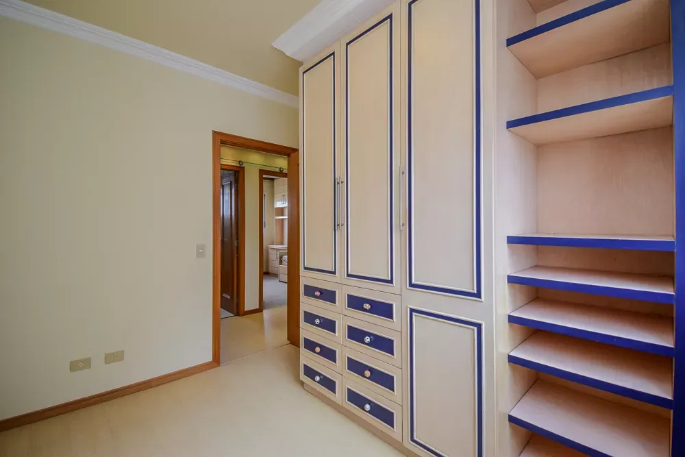 Furnished apartment with 3 bedrooms and 115 m² — photo 12