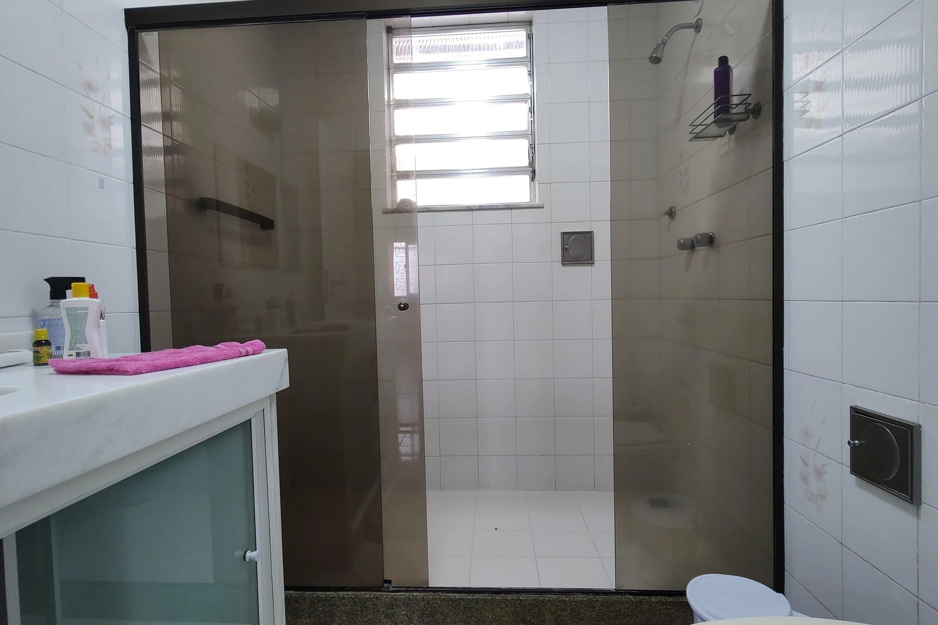 Jacuzzi y 3 dormitorios: casa de 742 m² — photo 98